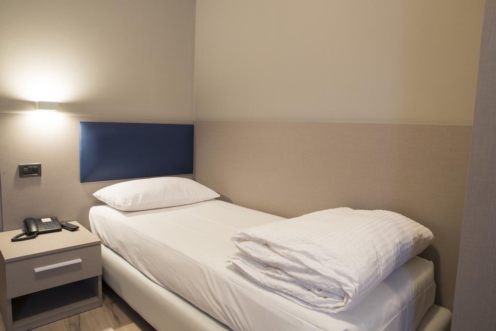 Albergo Montenegro Maniago Εξωτερικό φωτογραφία