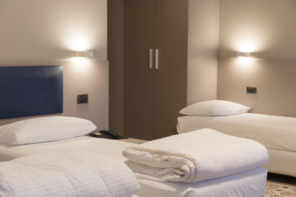 Albergo Montenegro Maniago Εξωτερικό φωτογραφία